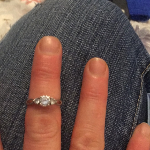 Ring - Picture 4 of 4